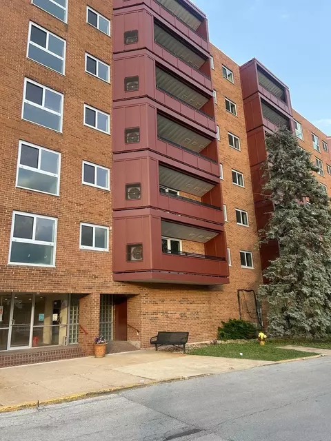 200 Park Ave #531, Calumet City, IL 60409