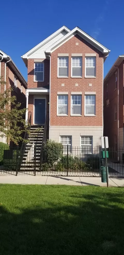 1111 N Crosby St #A, Chicago, IL 60610