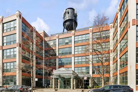 1800 W Roscoe St #534, Chicago, IL 60657