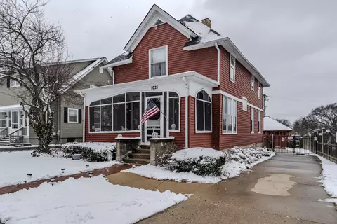 1021 W Highland Ave, Elgin, IL 60123