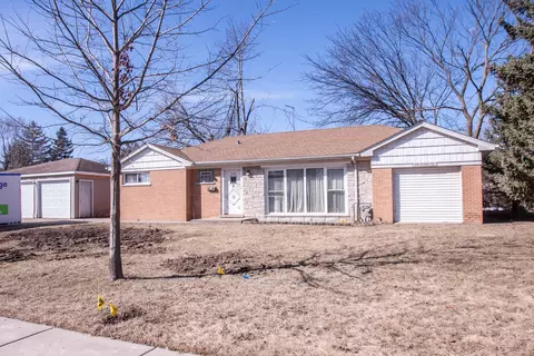 500 W Golf Rd, Mount Prospect, IL 60056