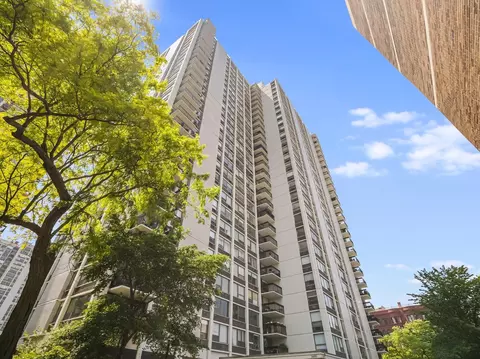 1460 N Sandburg Ter #2109A, Chicago, IL 60610