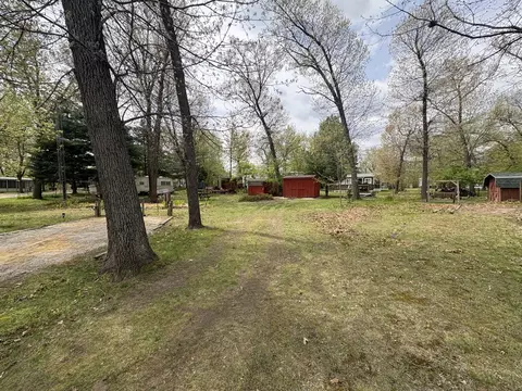 8 5051 Woodhaven, Sublette, IL 61367