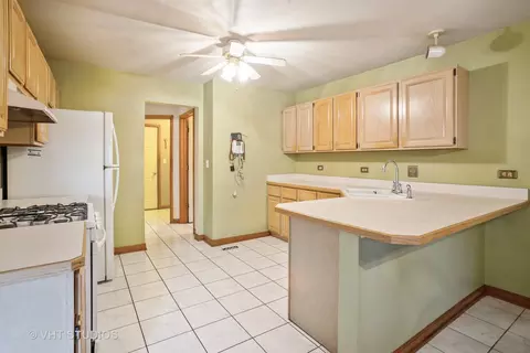 214 S Rush St, Itasca, IL 60143 photo 4