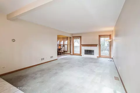 214 S Rush St, Itasca, IL 60143 photo 2