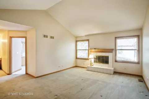 214 S Rush St, Itasca, IL 60143 photo 8