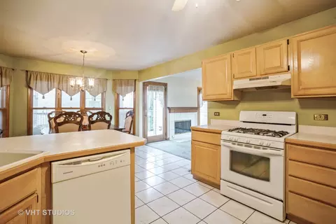 214 S Rush St, Itasca, IL 60143 photo 5