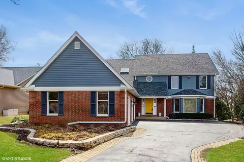 713 W Gilbert Rd, Palatine, IL 60067