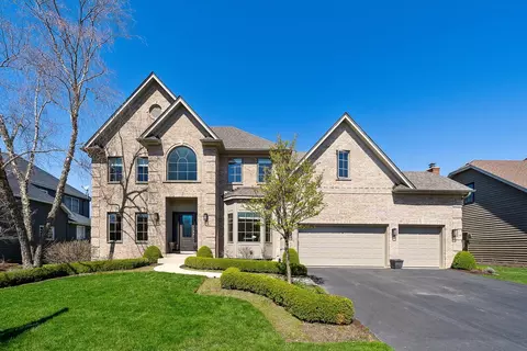 3711 Bluejay Ln, Naperville, IL 60564