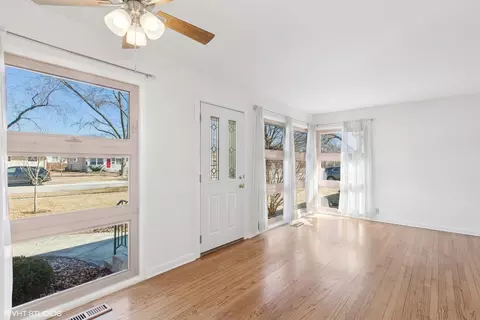 424 S Beverly St, Wheaton, IL 60187 photo 5