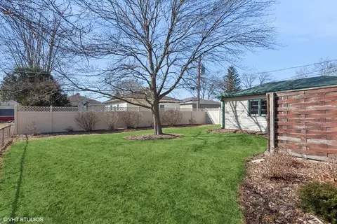 424 S Beverly St, Wheaton, IL 60187 photo 3