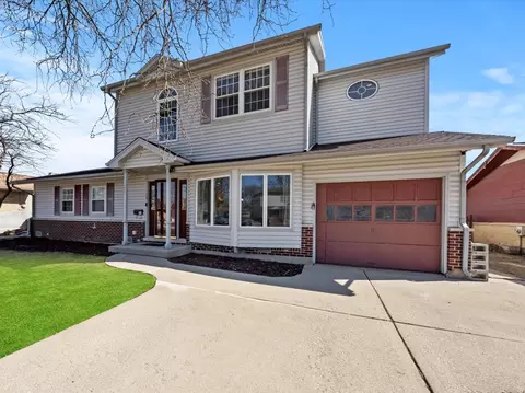 79 Forest Ln, Elk Grove Village, IL 60007