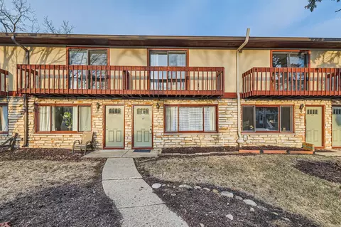 422 Lincoln Ave #D, Fox River Grove, IL 60021