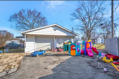 Exterior - 202 Macgregor Rd, Lockport, IL 60441 photo 5 of 6