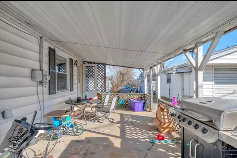 Exterior - 202 Macgregor Rd, Lockport, IL 60441 photo 4 of 6