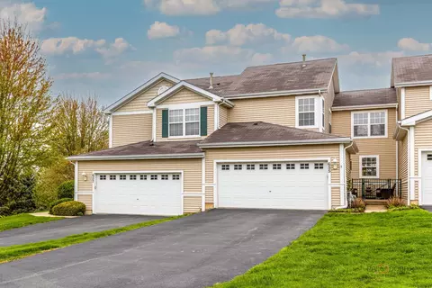 655 N Fox Trl, Round Lake, IL 60073