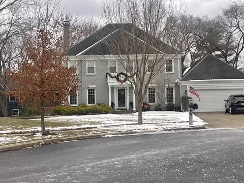 1202 Parliament Ct, Libertyville, IL 60048