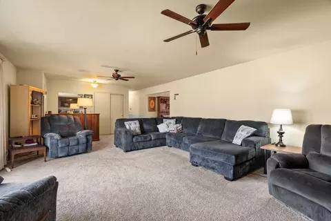 Living - 142 Forest Park Rd, Ottawa, IL 61350 photo 2 of 3