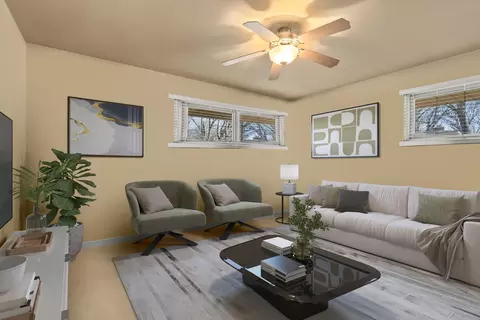 Living - 142 Forest Park Rd, Ottawa, IL 61350 photo 3 of 3