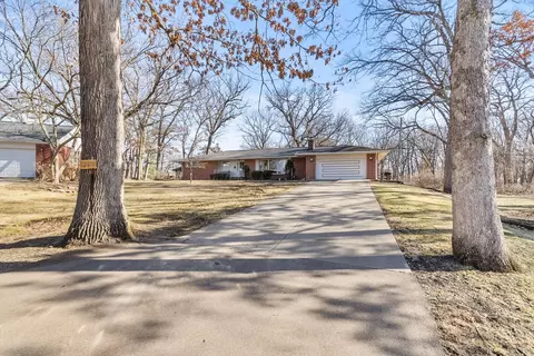 142 Forest Park Rd, Ottawa, IL 61350