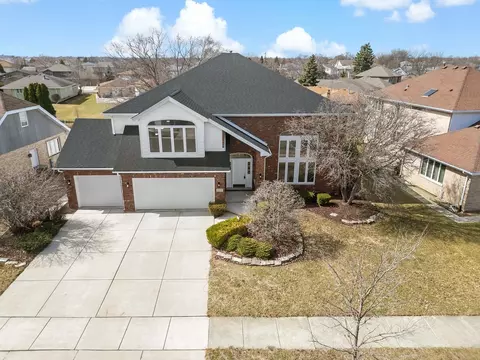 17718 Cloverview Dr, Tinley Park, IL 60477