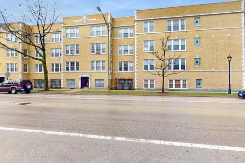 227 Chicago Ave #1, Oak Park, IL 60302