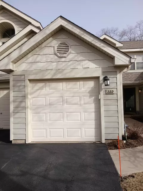 222 W Hamilton Dr, Palatine, IL 60067