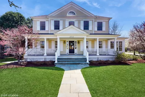 2311 Linneman St, Glenview, IL 60025