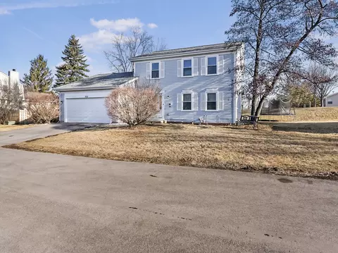302 Country Ln, Algonquin, IL 60102