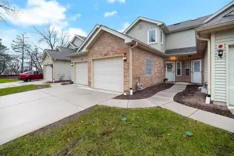 192 Golfview Dr, Glendale Heights, IL 60139