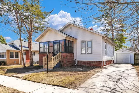 713 W Vine St, Champaign, IL 61820