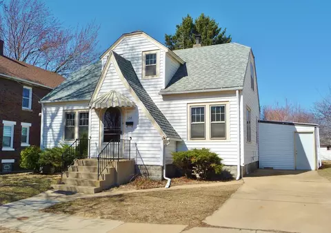 108 Buckbee St, Rockford, IL 61104