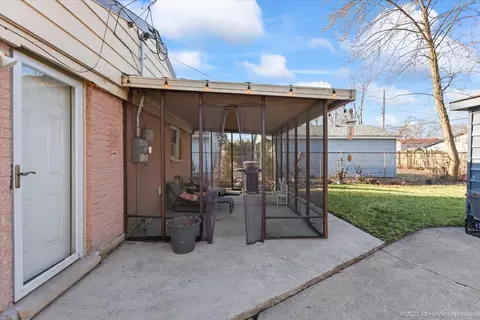 Exterior - 16340 Justine St, Markham, IL 60428 photo 4 of 5