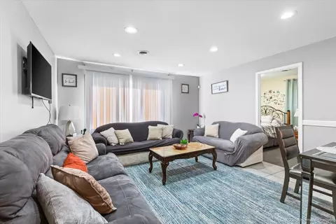 Living - 16340 Justine St, Markham, IL 60428 photo 1 of 1