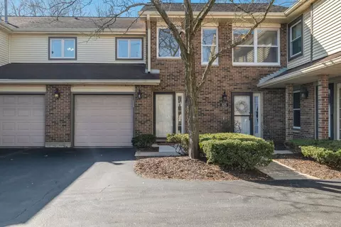 315 W Ivy Ln #3D, Arlington Heights, IL 60004