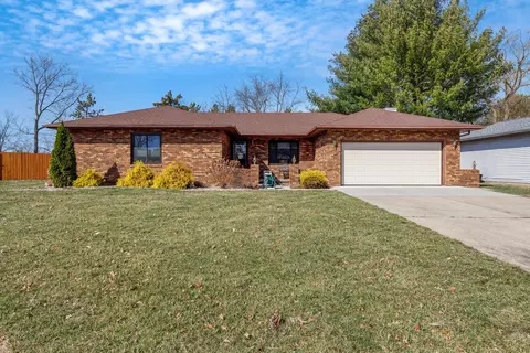 1105 Bugle Ct, Springfield, IL 62712