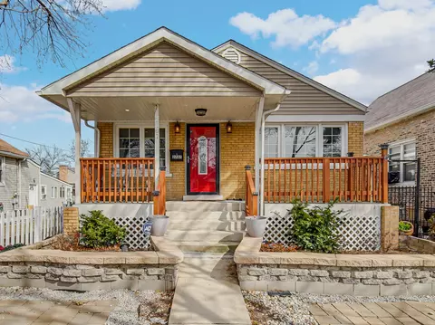 2707 N New England Ave, Chicago, IL 60707