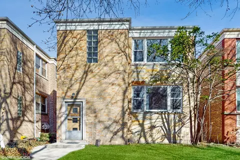 2630 W Estes Ave, Chicago, IL 60645