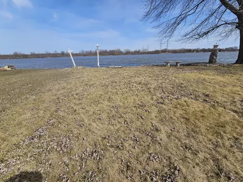 8153 N Thorsen Ln, Morris, IL 60450