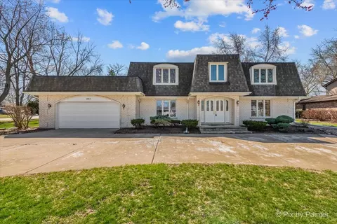 385 Cardinal Dr, Bloomingdale, IL 60108