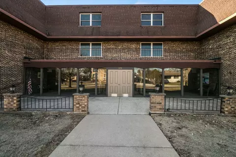 475 Shenstone Rd #301, Riverside, IL 60546