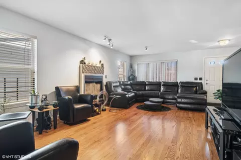 869 E 87th St, Chicago, IL 60619 photo 3