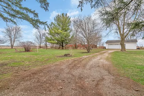 Exterior - 7800 E Goodfarm Rd, Gardner, IL 60424 photo 11 of 12