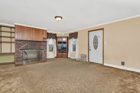 Living - 7800 E Goodfarm Rd, Gardner, IL 60424 photo 4 of 7