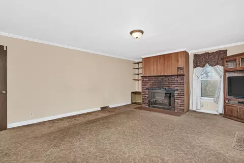 Living - 7800 E Goodfarm Rd, Gardner, IL 60424 photo 1 of 7