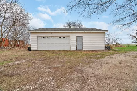 Exterior - 7800 E Goodfarm Rd, Gardner, IL 60424 photo 12 of 12