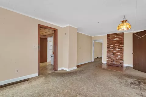 Living - 7800 E Goodfarm Rd, Gardner, IL 60424 photo 7 of 7