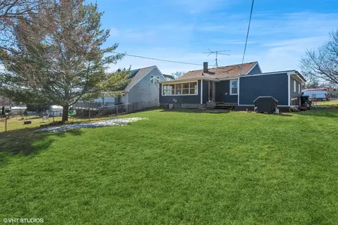 Exterior - 5414 Thelen Ave, Mchenry, IL 60050 photo 5 of 5