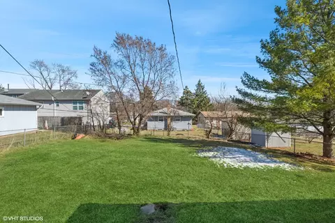 Exterior - 5414 Thelen Ave, Mchenry, IL 60050 photo 4 of 5