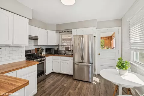 Kitchen - 5414 Thelen Ave, Mchenry, IL 60050 photo 3 of 3